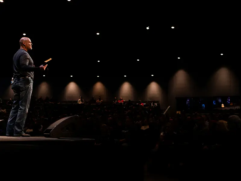 Stage Announcements: Take Them or Leave Them? Here’s What We Did